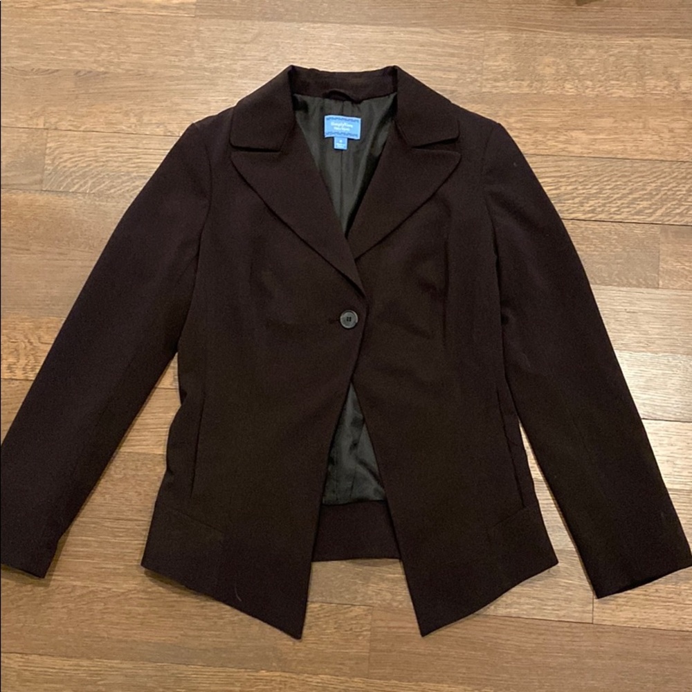 Black womens Vera Wang blazer, size 6